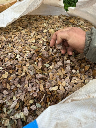 Златолит персиковый декоративная каменная крошка купить в Туринске