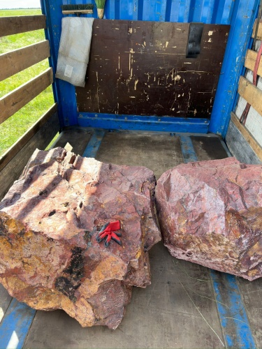 Ландшафтные глыбы красно-фиолетовые 200-1000 килограмм купить в Туринске