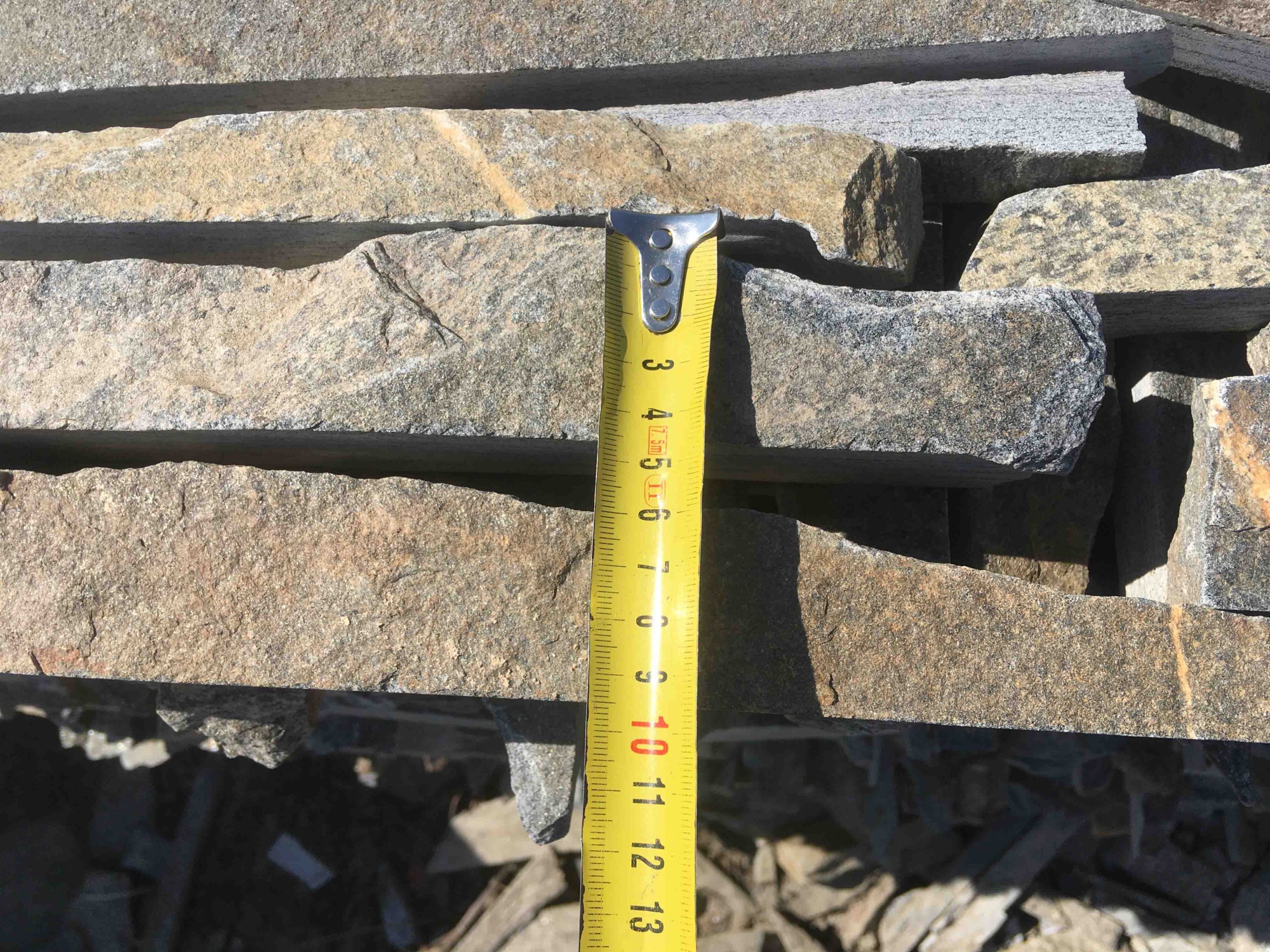 Горбушка златолит мультиколор для облицовки купить в Туринске