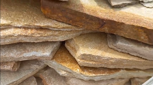 Плитняк златолит жёлтый золотистый для отмостки купить в Туринске