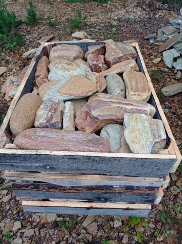 Златолит жёлтый, жёлто-зелёный глыбки и валуны для ланшафтного дизайна купить в Туринске