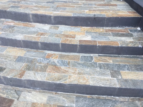 Плитка из Златолита Уральского для лестницы купить в Туринске