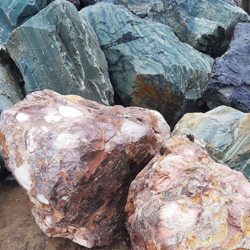 Ландшафтные глыбы красно-фиолетовые 200-1000 килограмм купить в Туринске