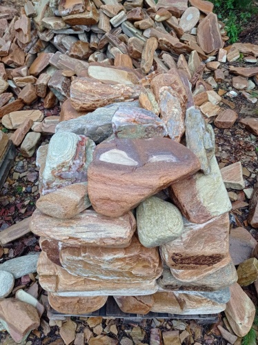 Златолит жёлтый, жёлто-зелёный глыбки и валуны для ланшафтного дизайна купить в Туринске