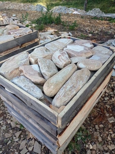 Златолит жёлтый, жёлто-зелёный глыбки и валуны для ланшафтного дизайна купить в Туринске