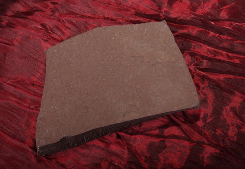 Плитняк лемезит бордовый для цоколя 1,5-2 см купить в Туринске