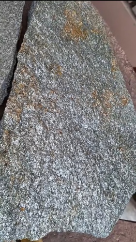 Плитняк златолит серебристый для цоколя, отмостки купить в Туринске