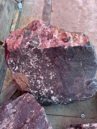 Камни для ландшафтного дизайна красно-фиолетовые 10-60 килограмм купить в Туринске