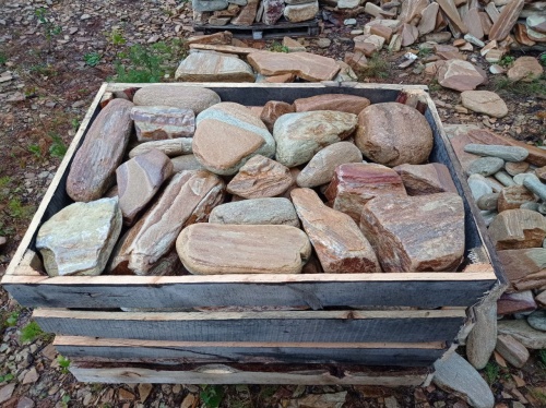 Златолит жёлтый, жёлто-зелёный глыбки и валуны для ланшафтного дизайна купить в Туринске