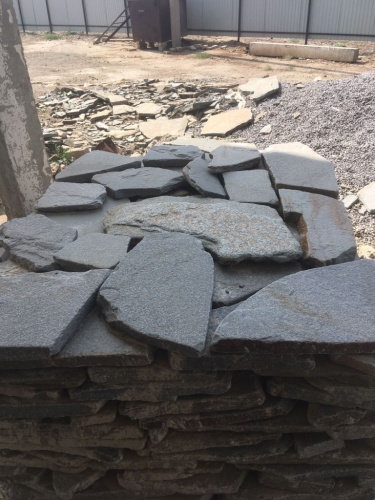 Златолит серебристый галтованный для лестниц купить в Туринске